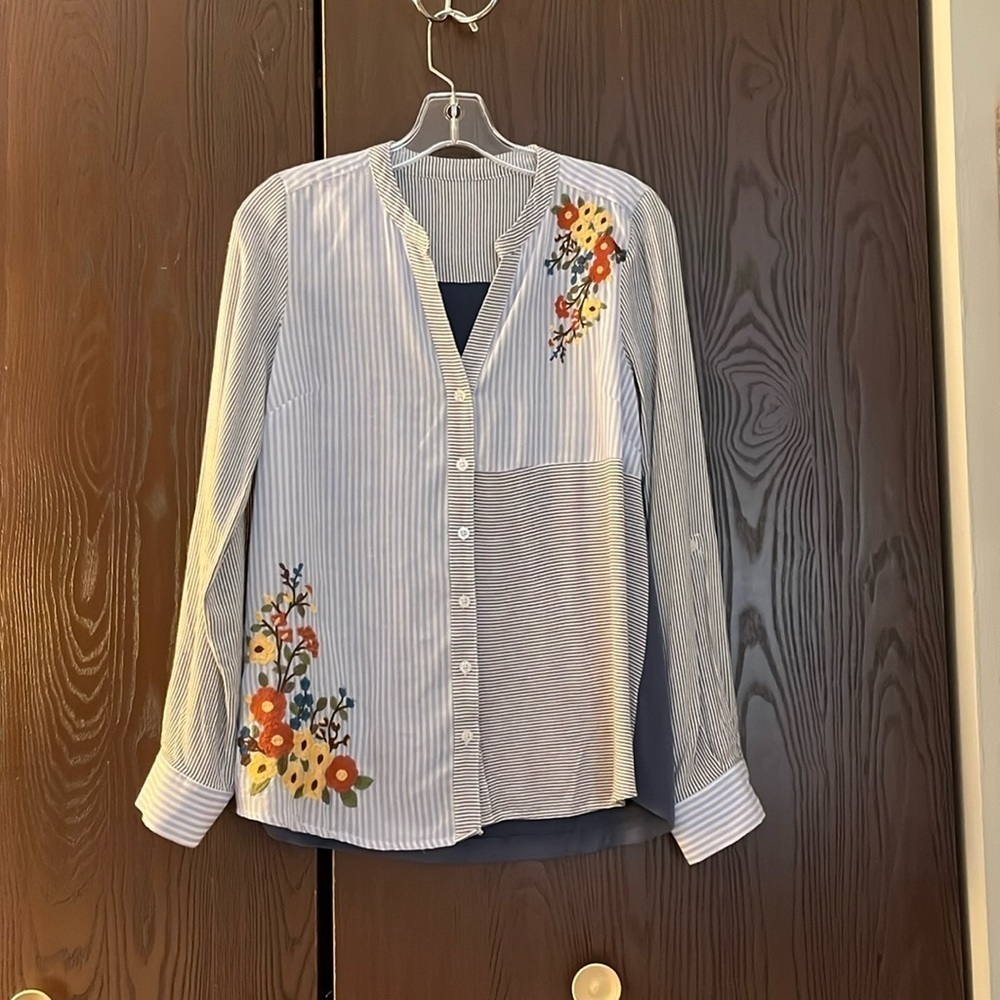 No Brand long sleeved blouse with embroidery panels.Light blue & gray stripes. S